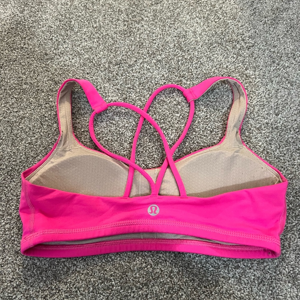 Lululemon free to be sports bra